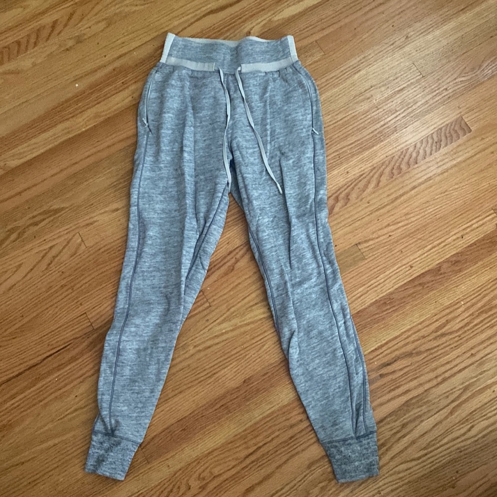 Size 2 Lululemon cool & collected joggers!